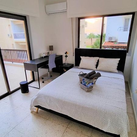 Cozy Beach Apt / 100 Mbit+ Netflix / Near Airport 拉纳卡 外观 照片