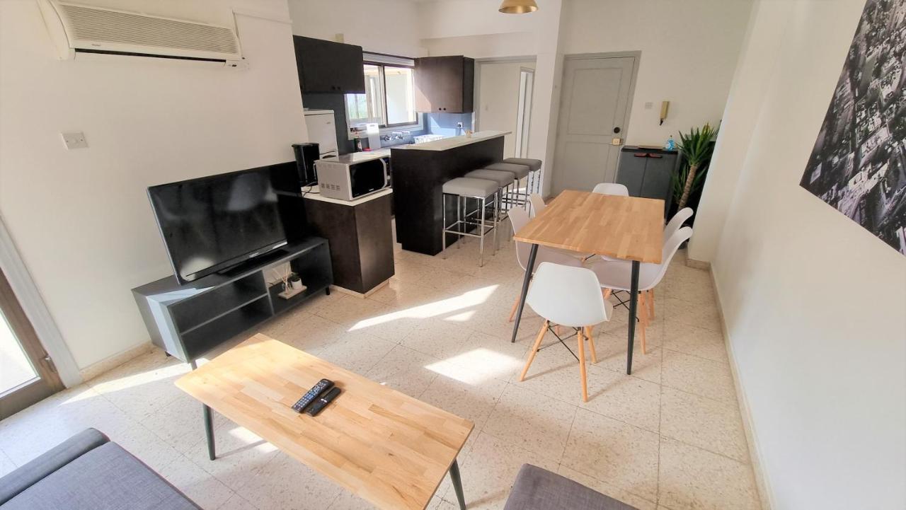 Cozy Beach Apt / 100 Mbit+ Netflix / Near Airport 拉纳卡 外观 照片